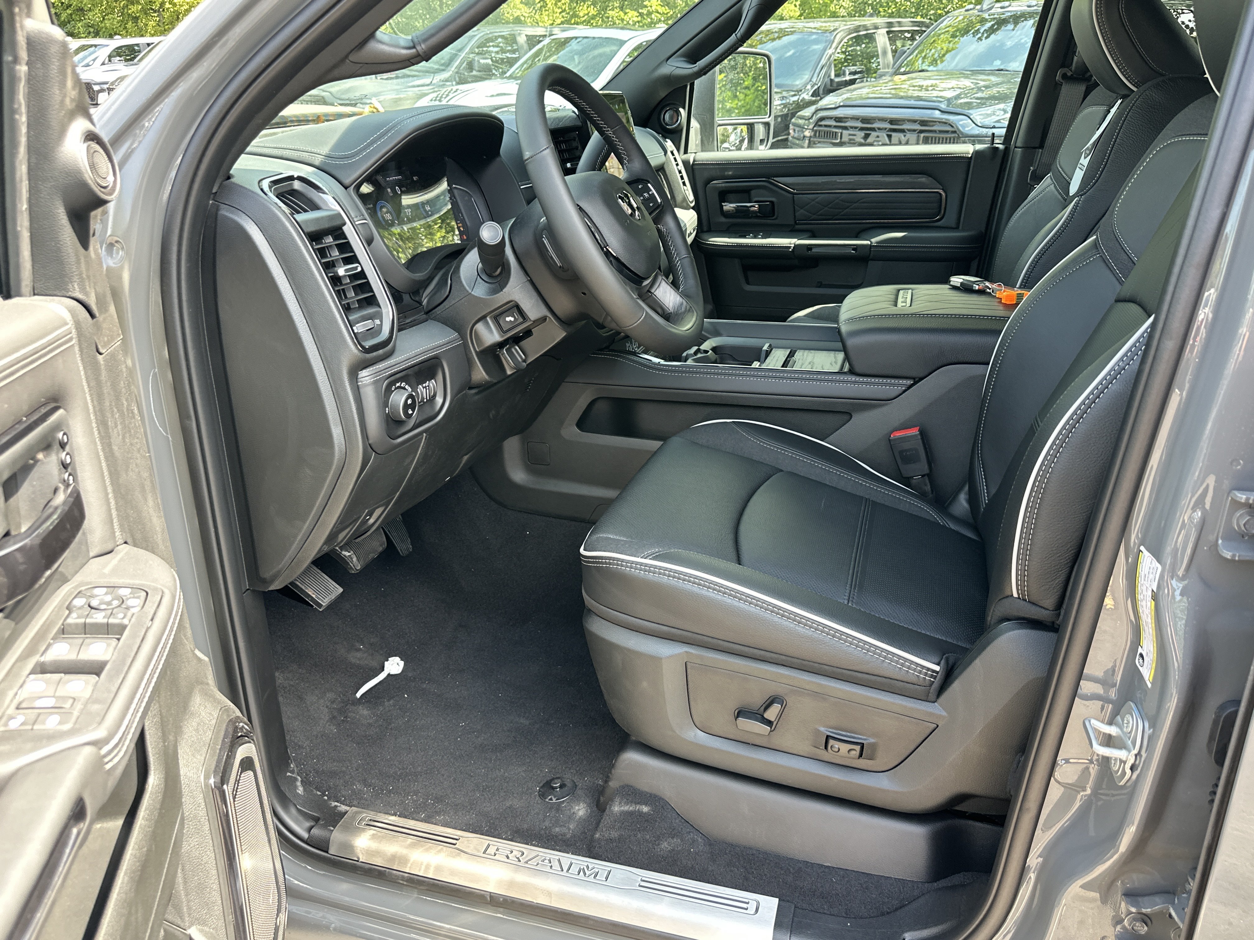 New 2027 RAM 2500 Limited AWD/4WD image 28