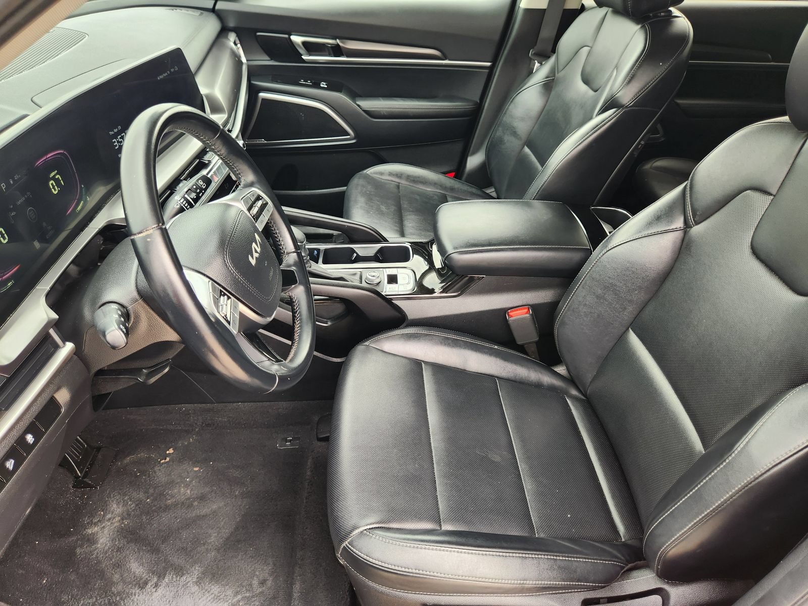 Used 2024 Kia Telluride LX FWD image 13