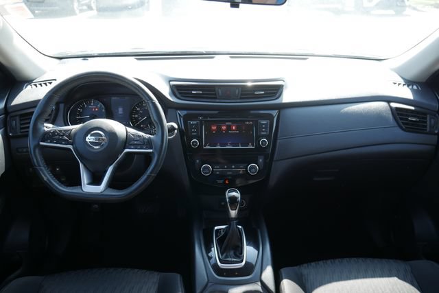 Used 2020 Nissan Rogue SV FWD image 4