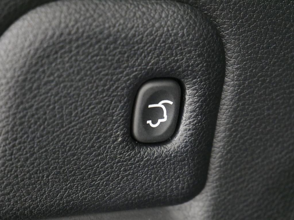 Certified 2022 Jeep Grand Cherokee Laredo X image 13