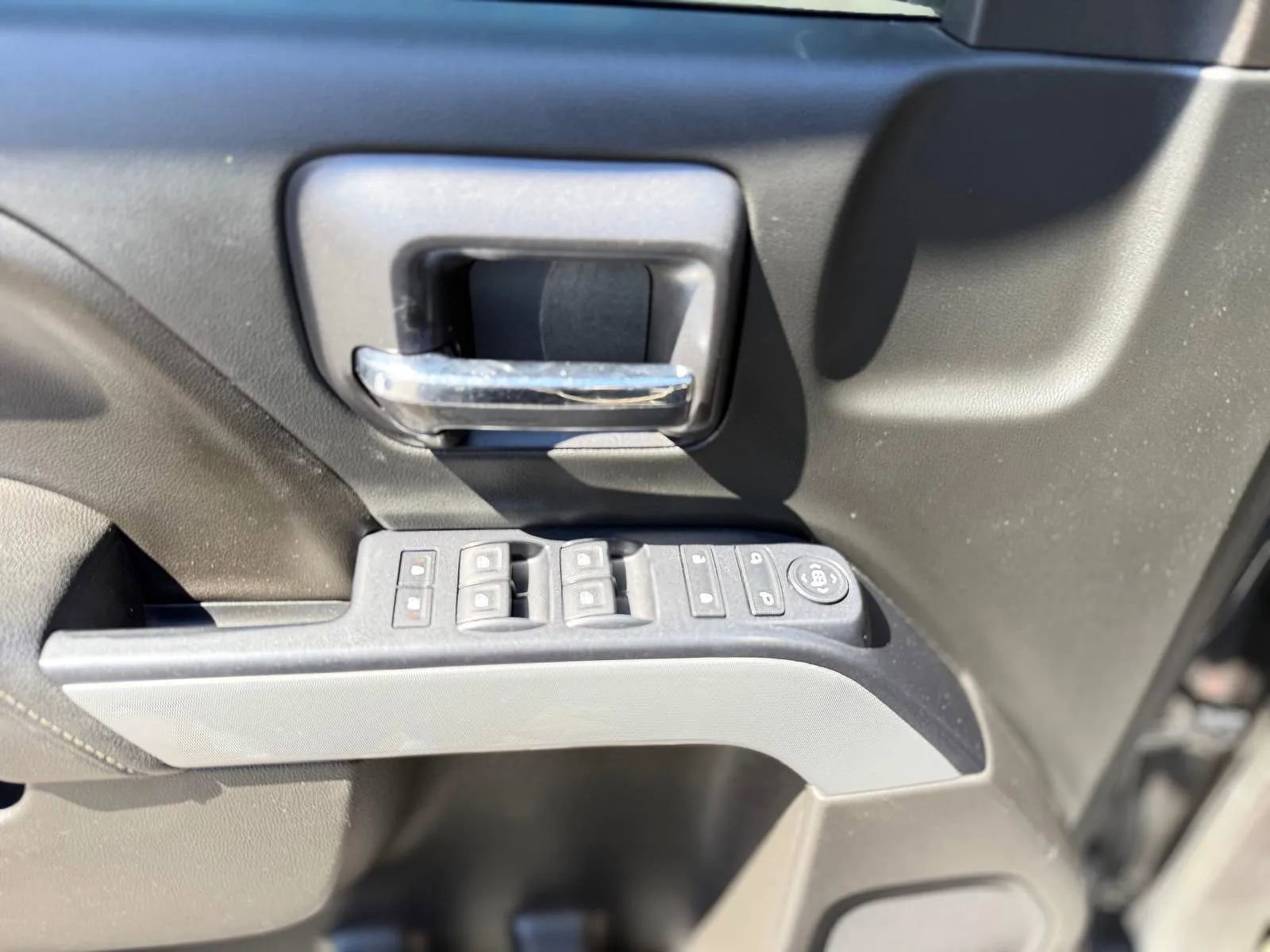 Used 2015 Chevrolet Silverado 2500 LT w/ LT Convenience Package image 25