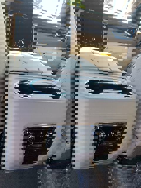 New 2026 GMC Yukon XL Denali w/ Denali Reserve Package AWD/4WD image 17