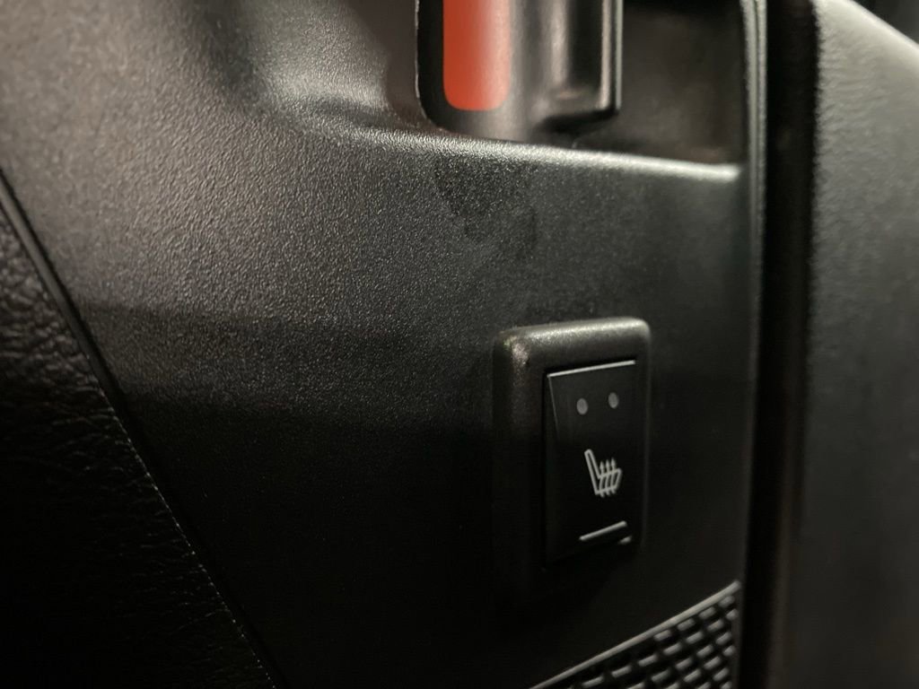 Used 2025 Chrysler Pacifica Limited image 37