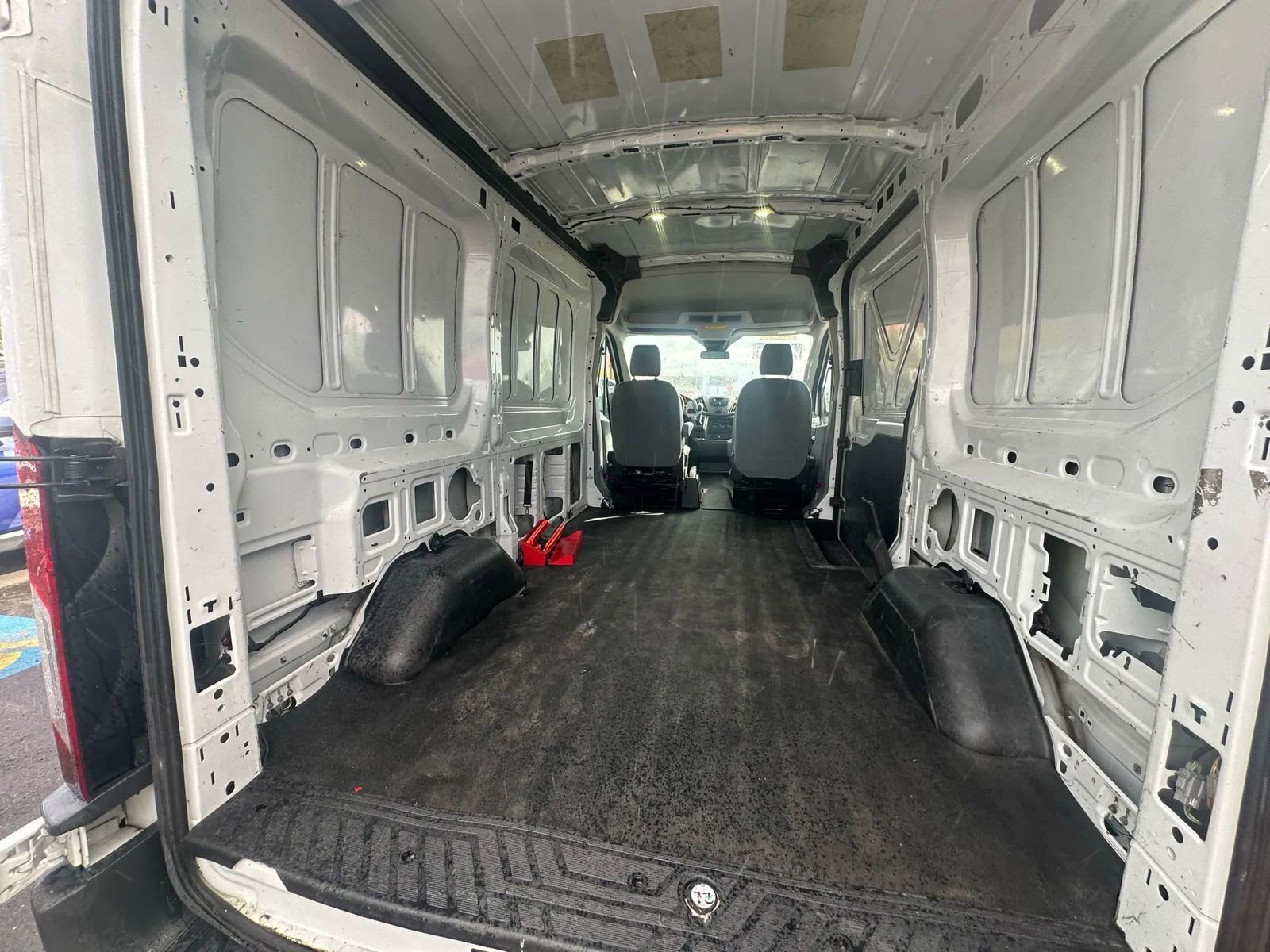 Used 2017 Ford Transit 150 130 Medium Roof RWD image 5