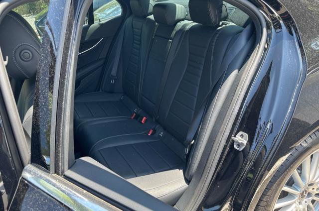Used 2022 Mercedes-Benz E 350 4MATIC Sedan image 3
