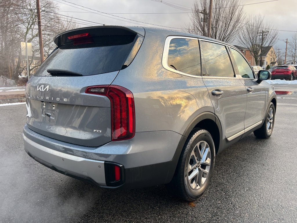 Used 2023 Kia Telluride LX image 5