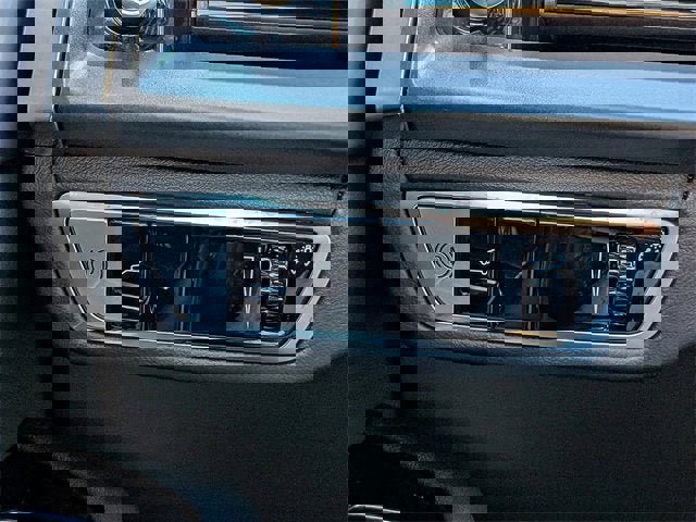 New 2026 Cadillac Vistiq Sport w/ LPO, Floor Liner Package image 24