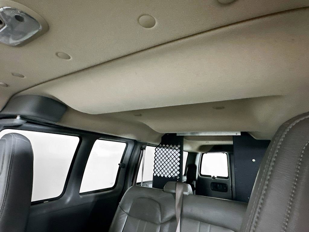 Used 2022 Chevrolet Express 2500 Extended image 20