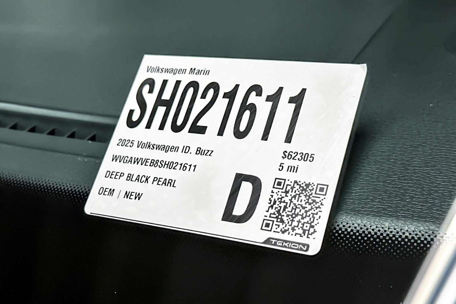 New 2025 Volkswagen ID. Buzz Pro S image 28