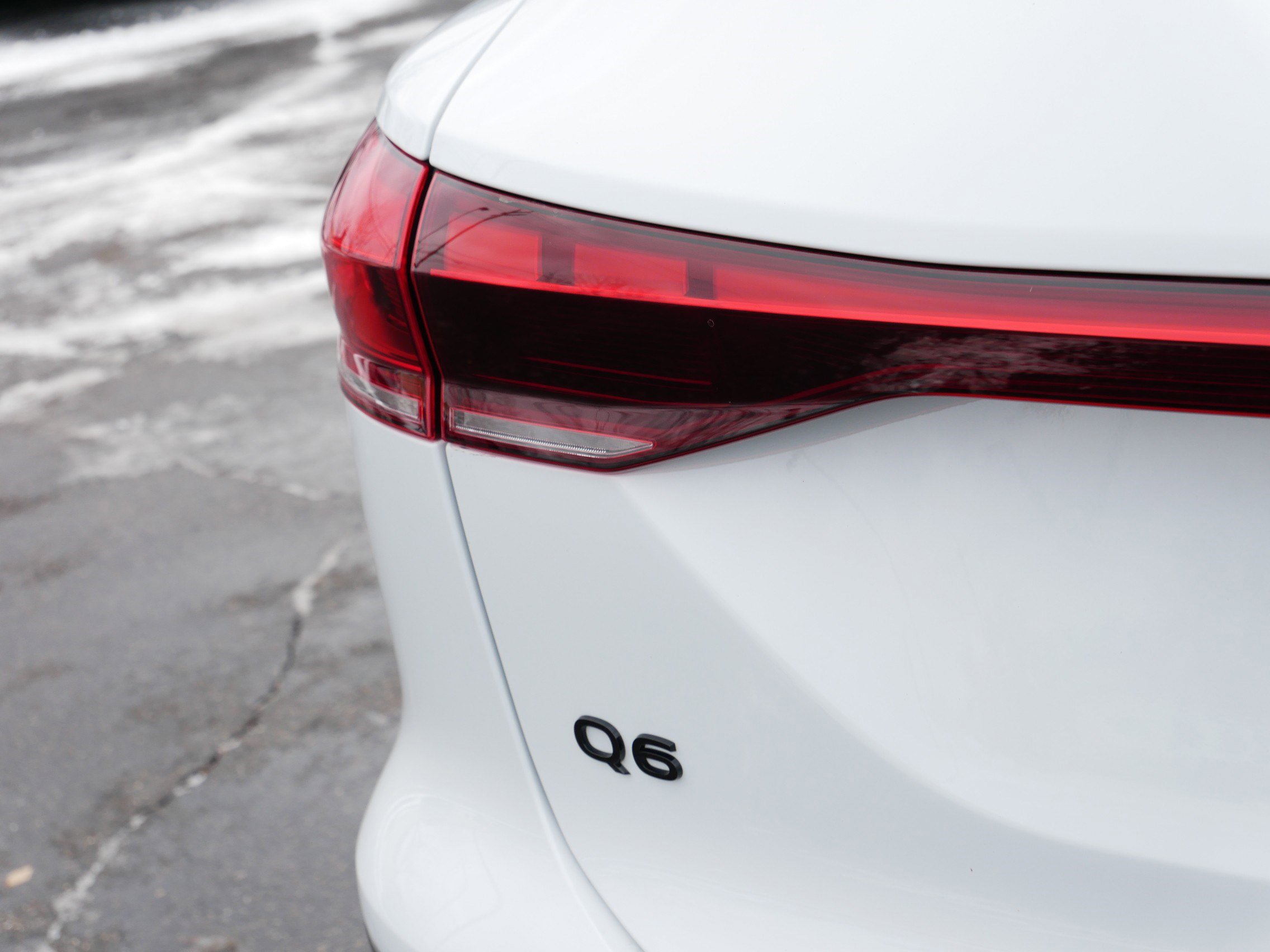 Used 2025 Audi Q6 e-tron Premium Plus w/ Premium Plus image 17