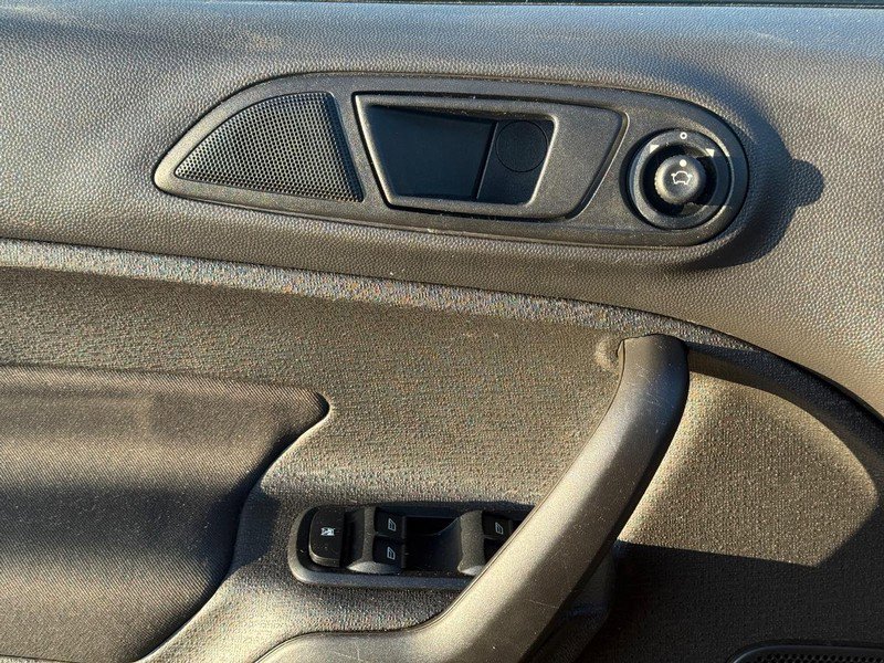 Used 2018 Ford Fiesta SE image 19