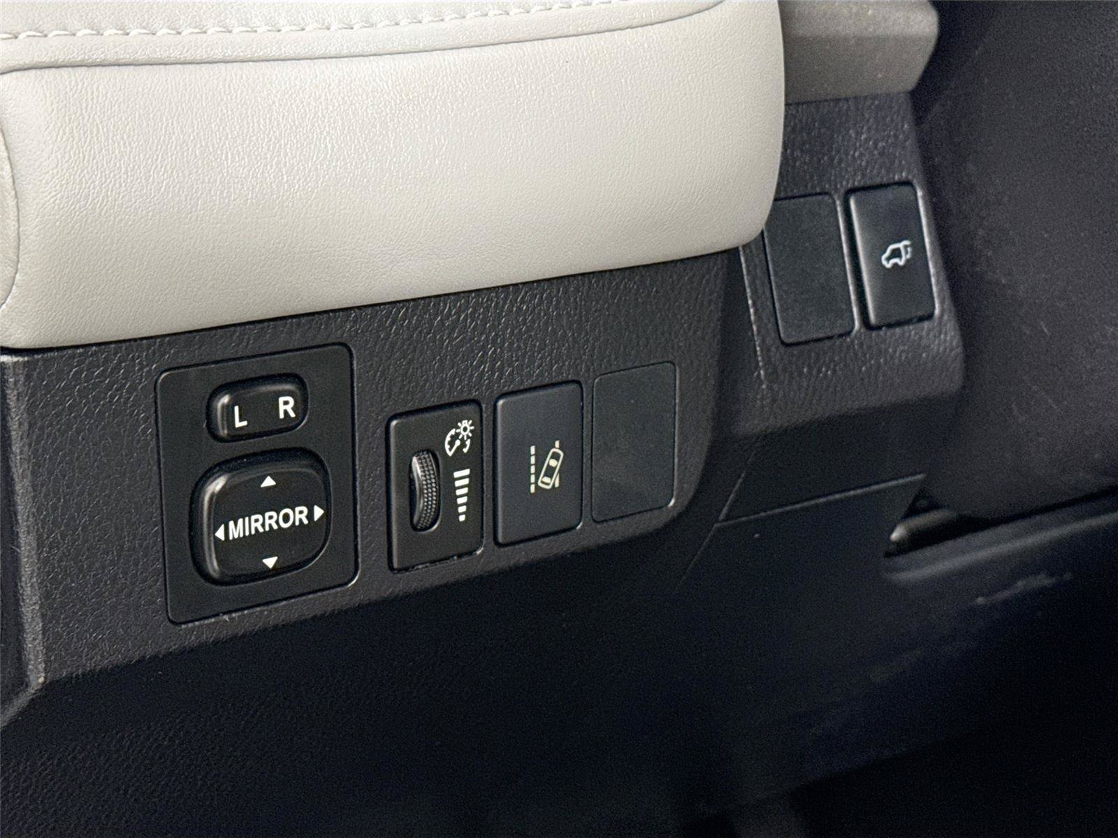 Used 2017 Toyota RAV4 XLE FWD image 14