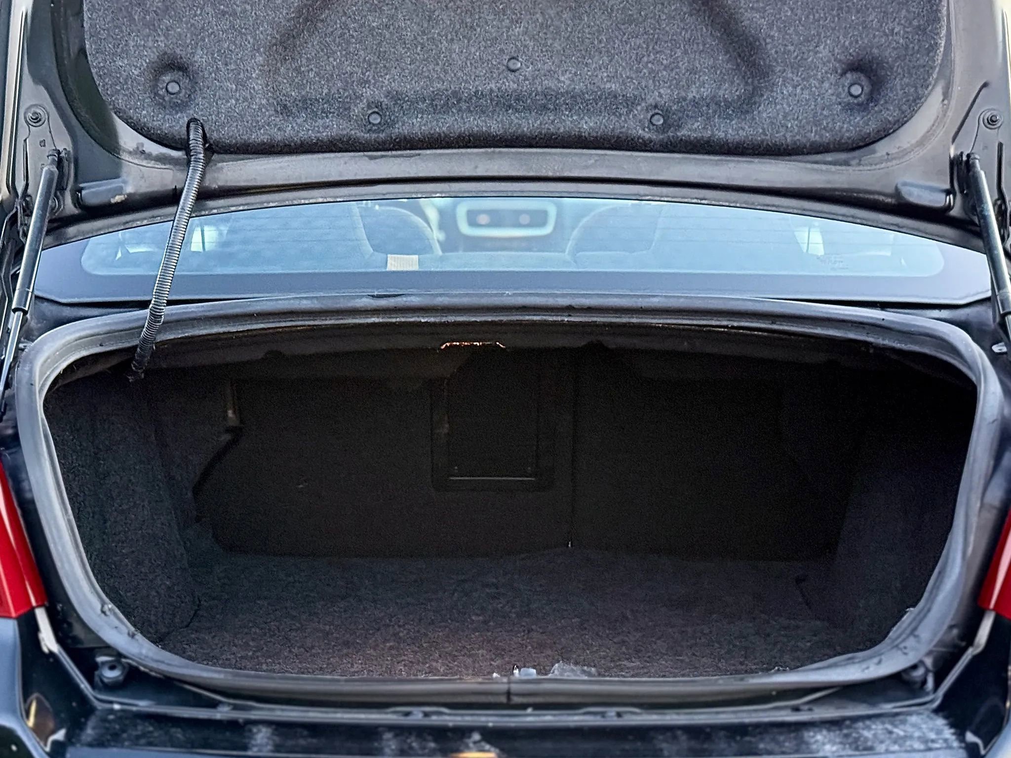Used 2013 Dodge Avenger SE image 26