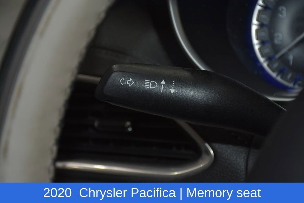 Used 2020 Chrysler Pacifica Limited w/ Tire & Wheel Group image 10