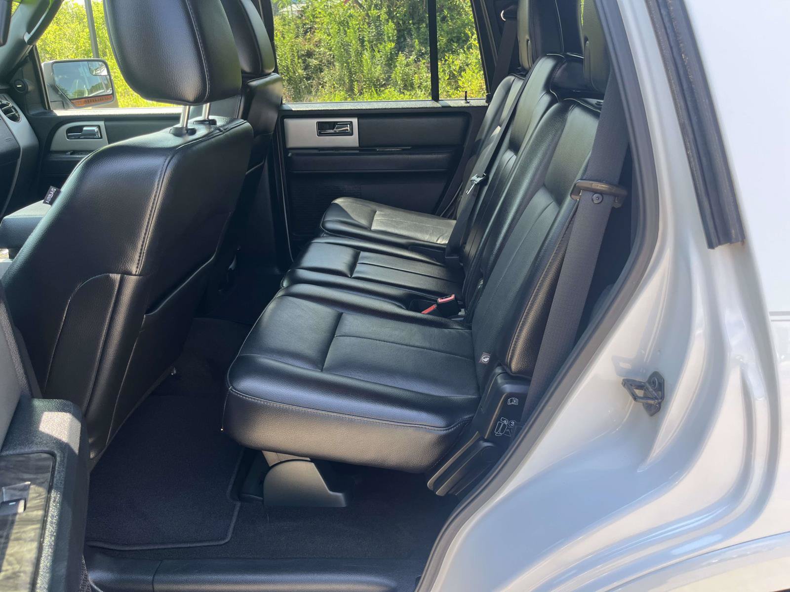 Used 2016 Ford Expedition Limited RWD image 15