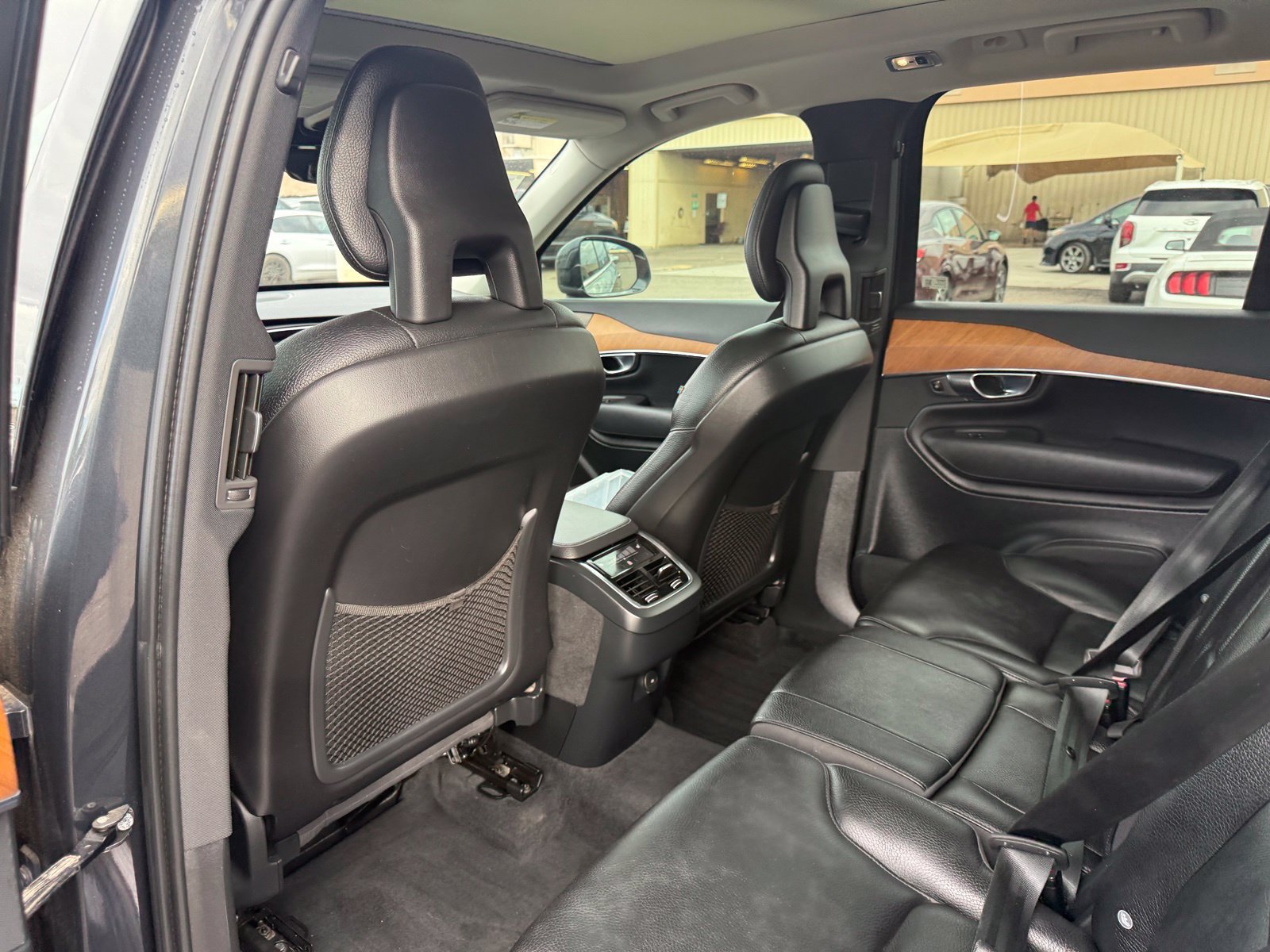 Used 2021 Volvo XC90 T6 Momentum w/ Advanced Package AWD/4WD image 12