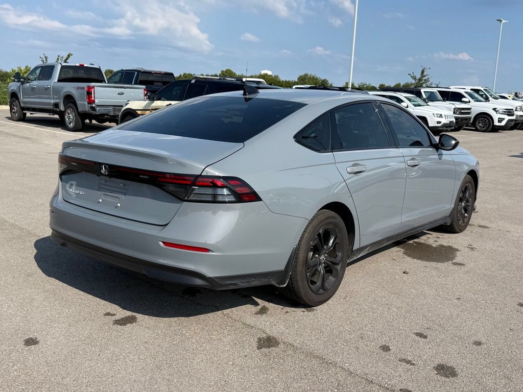 Used 2025 Honda Accord SE image 19