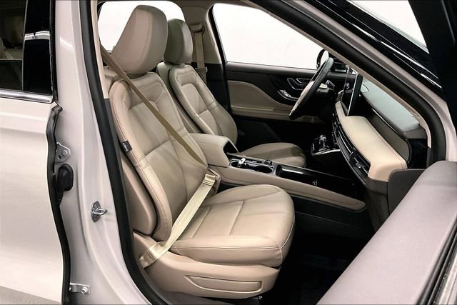 Used 2024 Lincoln Corsair AWD w/ Equipment Group 101A image 8
