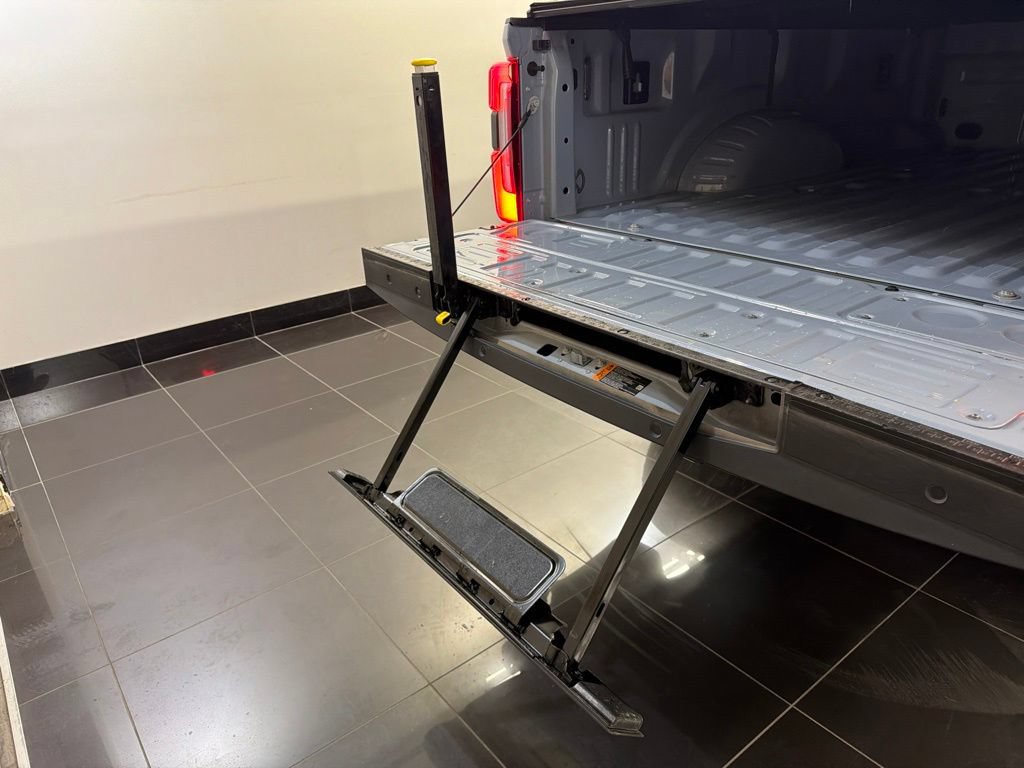 Used 2024 Ford F250 Platinum AWD/4WD image 43