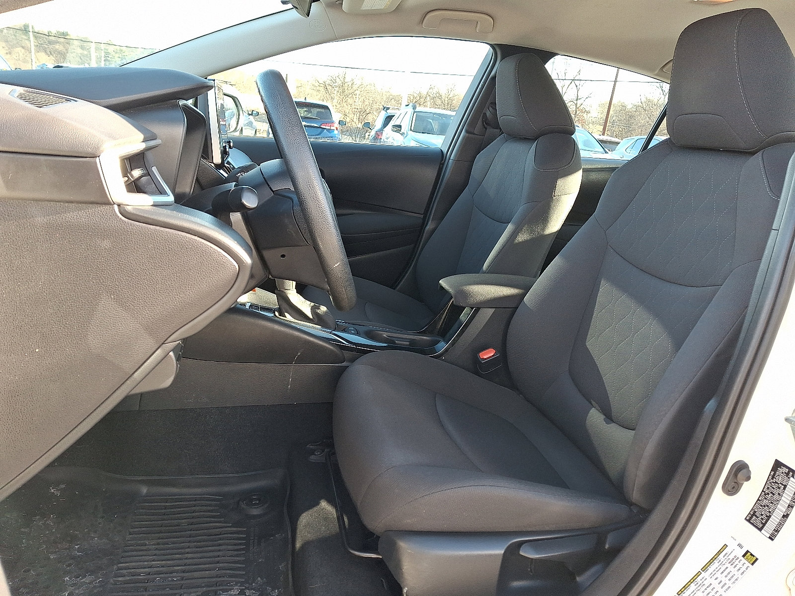 Used 2020 Toyota Corolla LE image 14