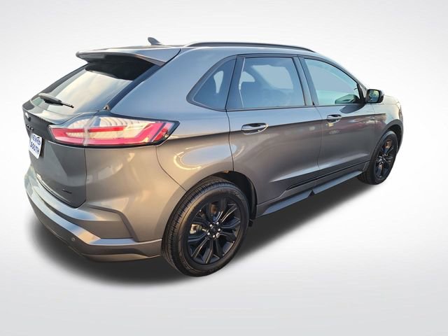Used 2022 Ford Edge SE w/ Black Appearance Package image 5