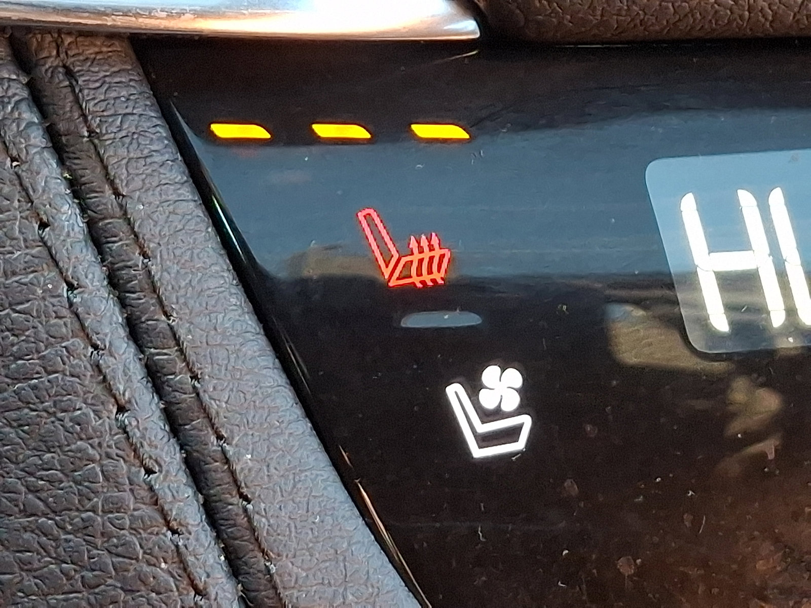 Certified 2023 Cadillac XT5 Sportv w/ Technology Package image 33