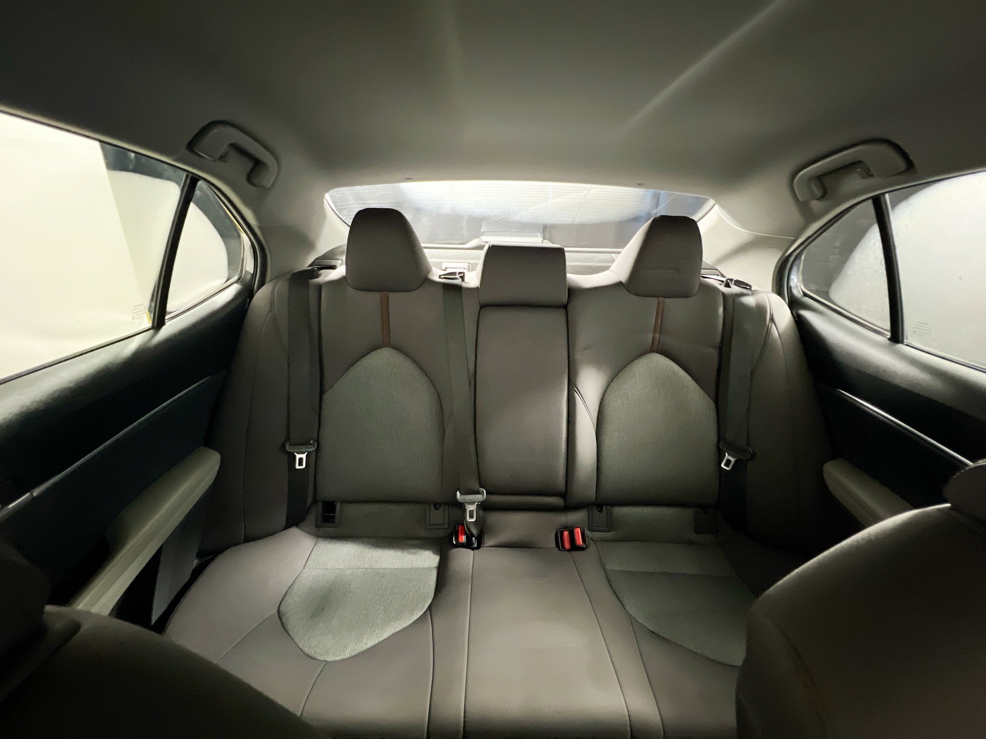 Used 2020 Toyota Camry LE FWD image 32