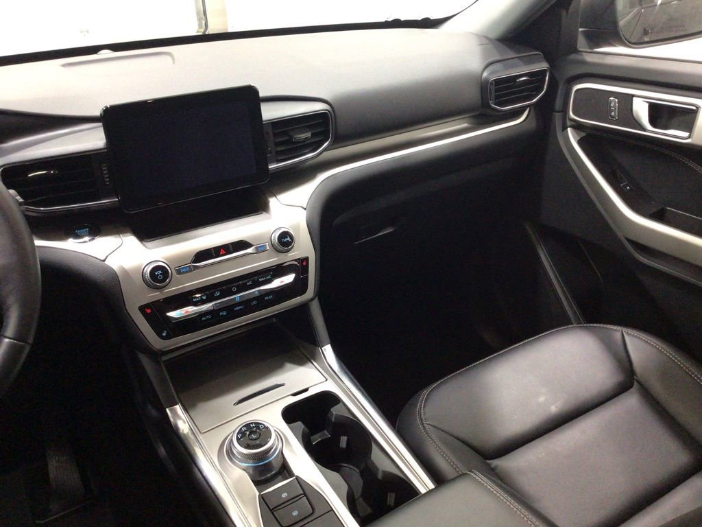 Used 2022 Ford Explorer XLT w/ Equipment Group 202A image 37