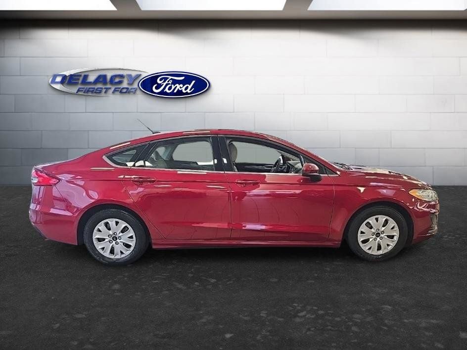 Used 2019 Ford Fusion S image 9
