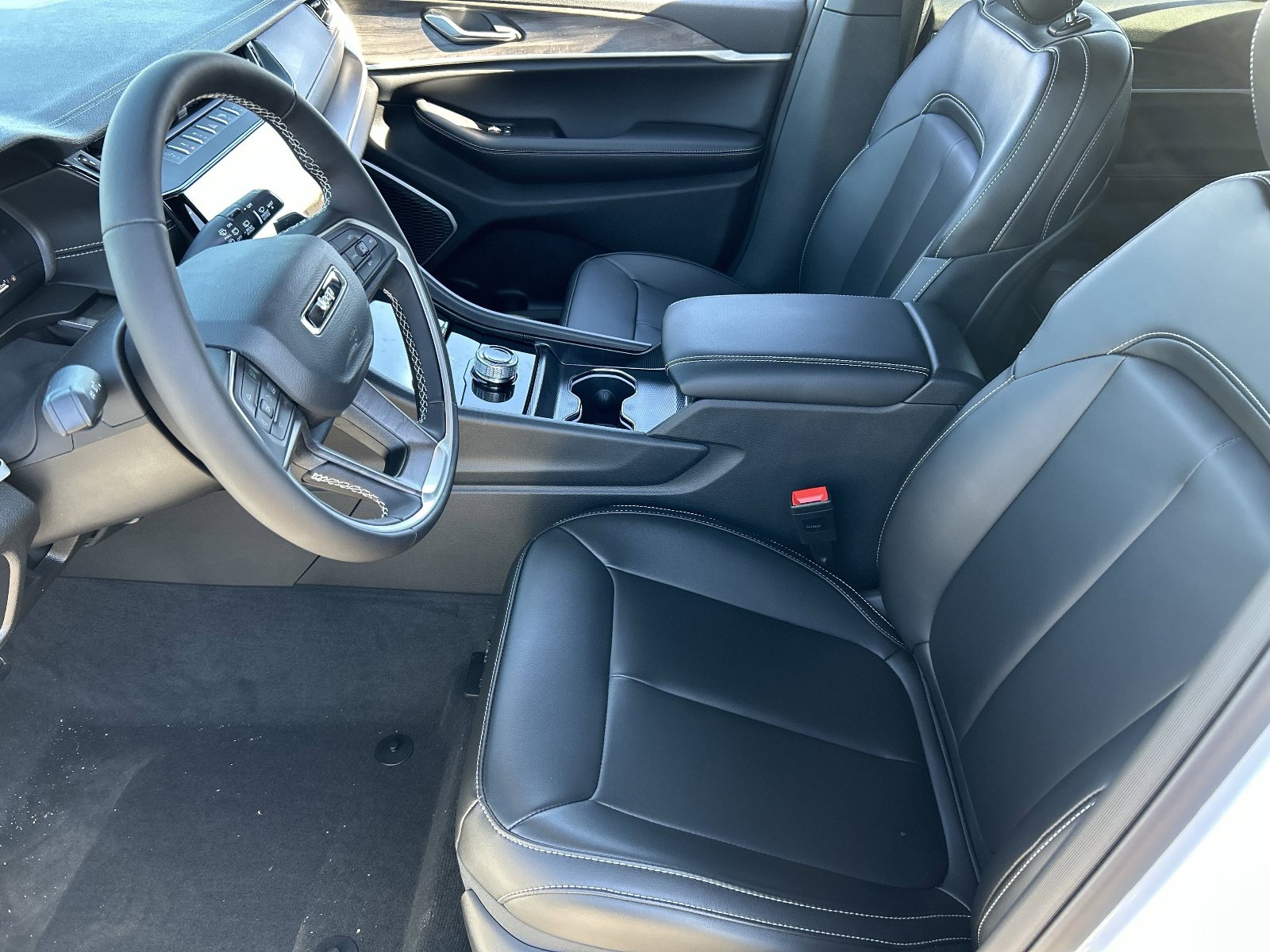 New 2026 Jeep Grand Cherokee Limited w/ Limited Altitude Package RWD image 17