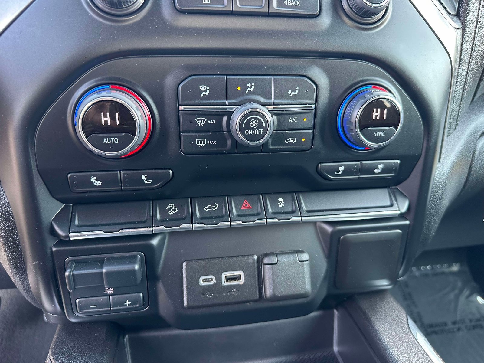 Used 2021 Chevrolet Silverado 1500 LT Trail Boss w/ Bed Protection Package image 12