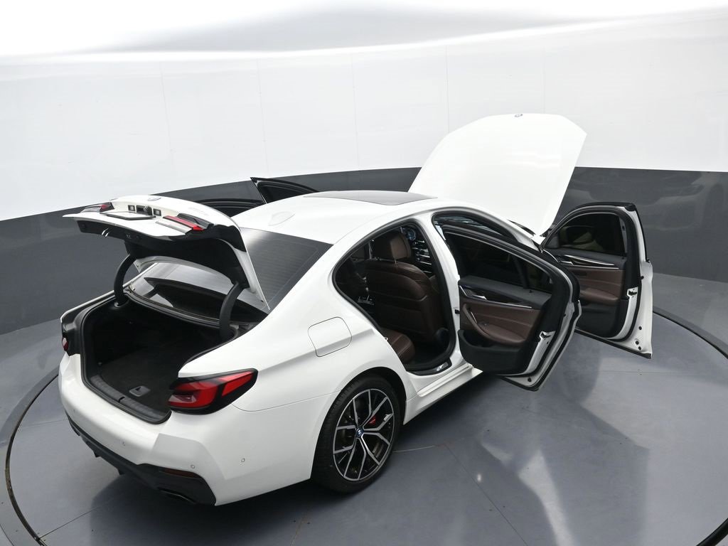 Used 2023 BMW 530e xDrive w/ Premium Package image 45