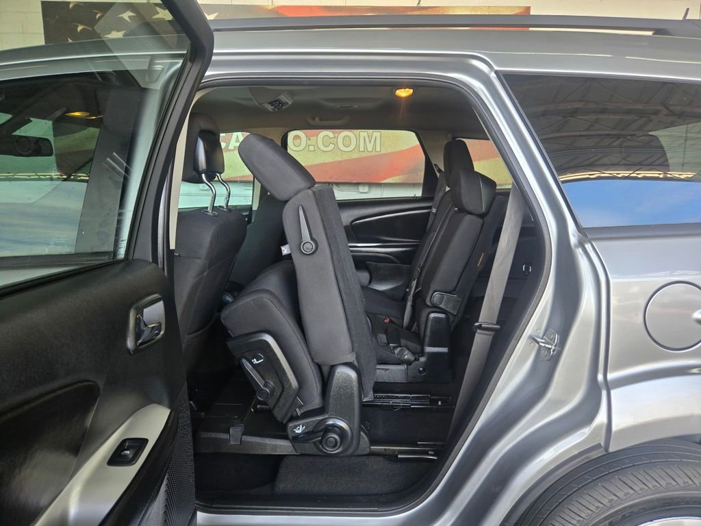Used 2018 Dodge Journey SXT image 37