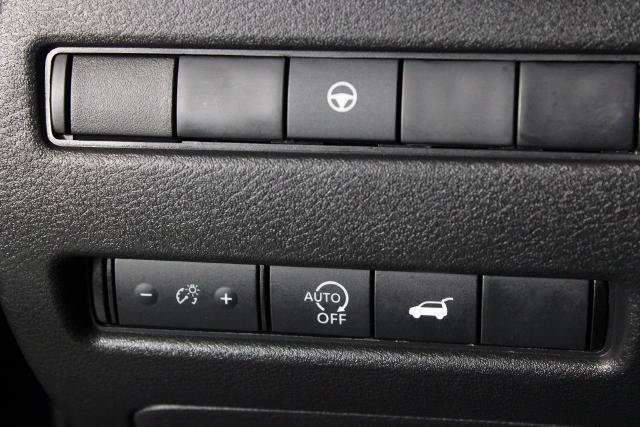Certified 2025 Nissan Rogue SV FWD image 19