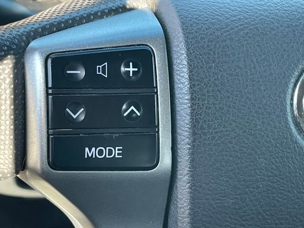 Used 2012 Toyota Tacoma 4x4 Double Cab w/ SR5 Pkg image 22