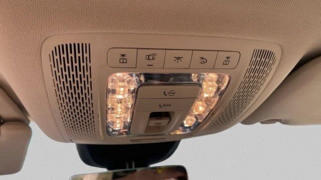 Used 2021 Mercedes-Benz GLE 350 w/ Premium Package image 20
