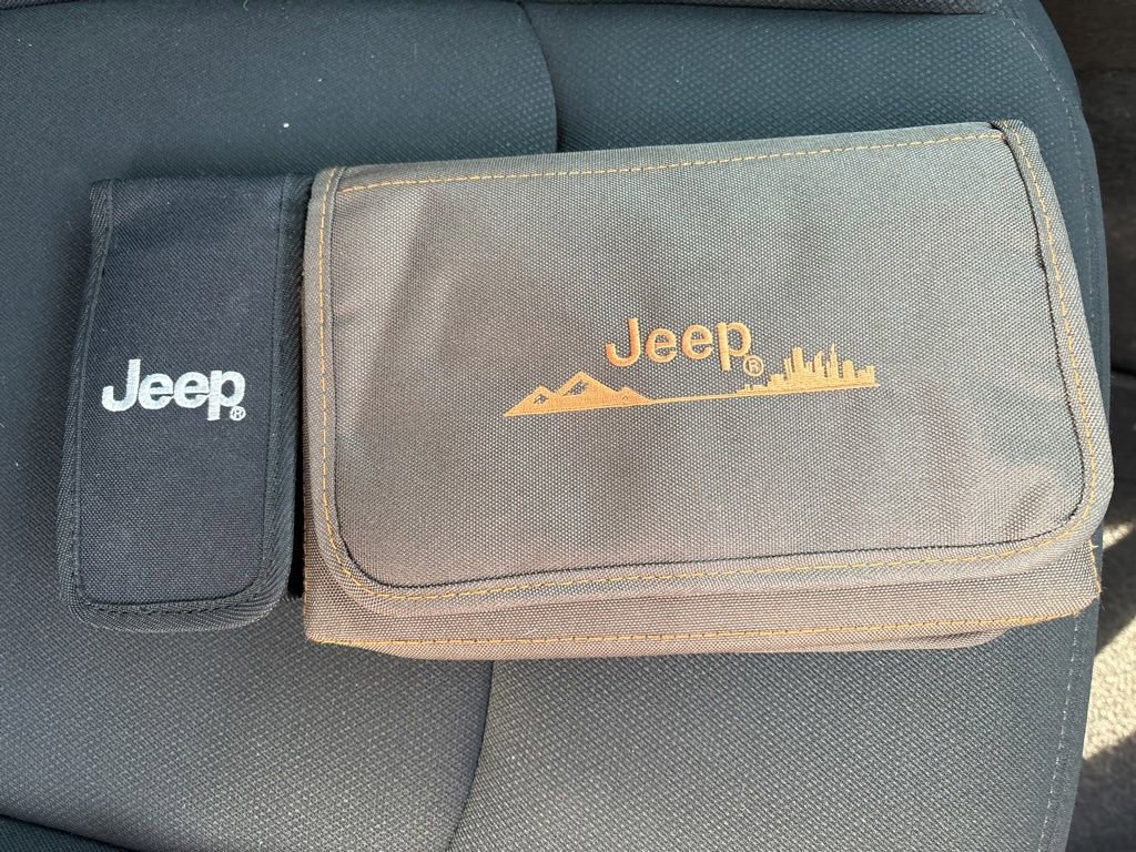 Used 2018 Jeep Wrangler Unlimited Sahara image 26