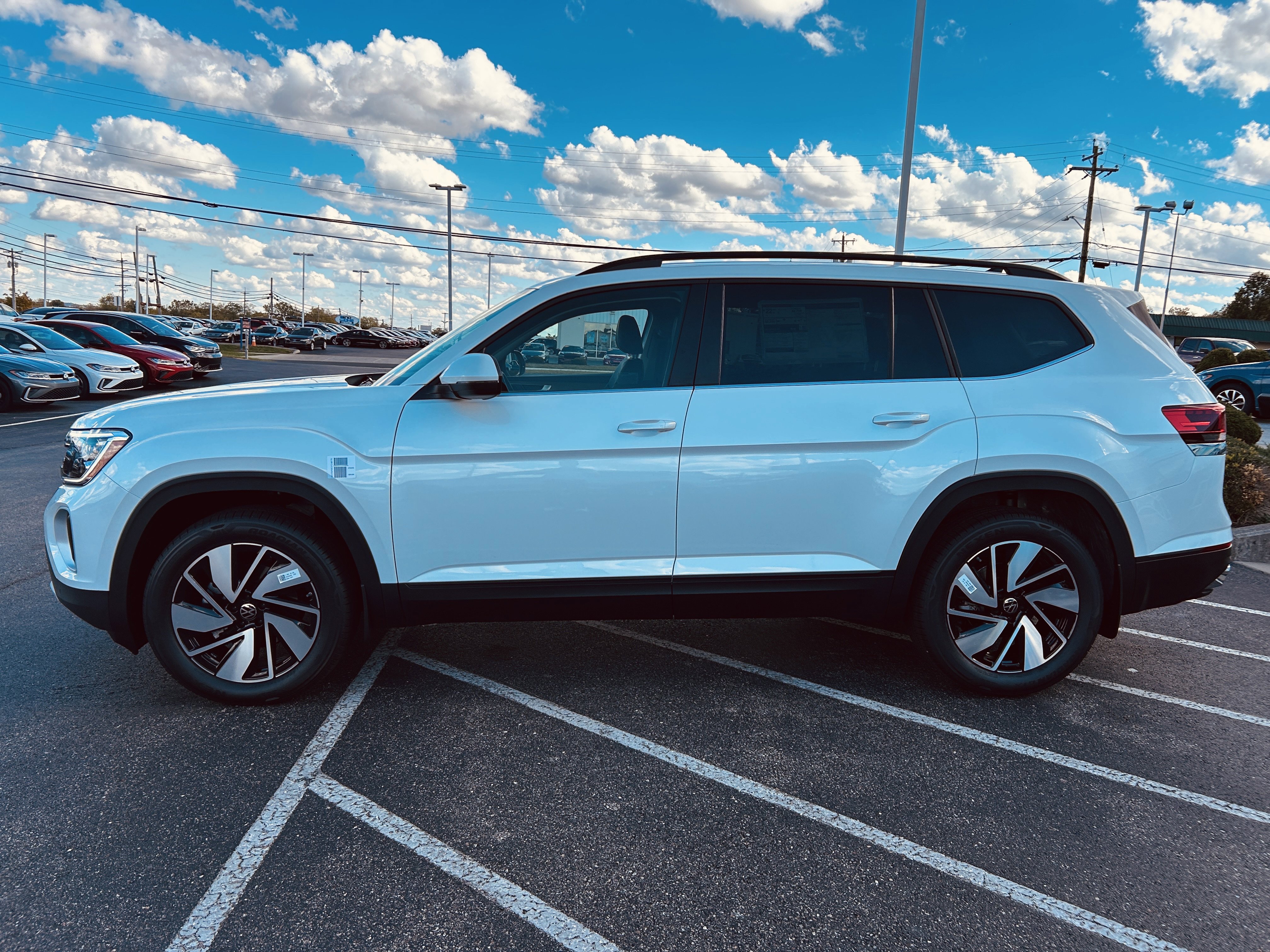 New 2026 Volkswagen Atlas SE image 4