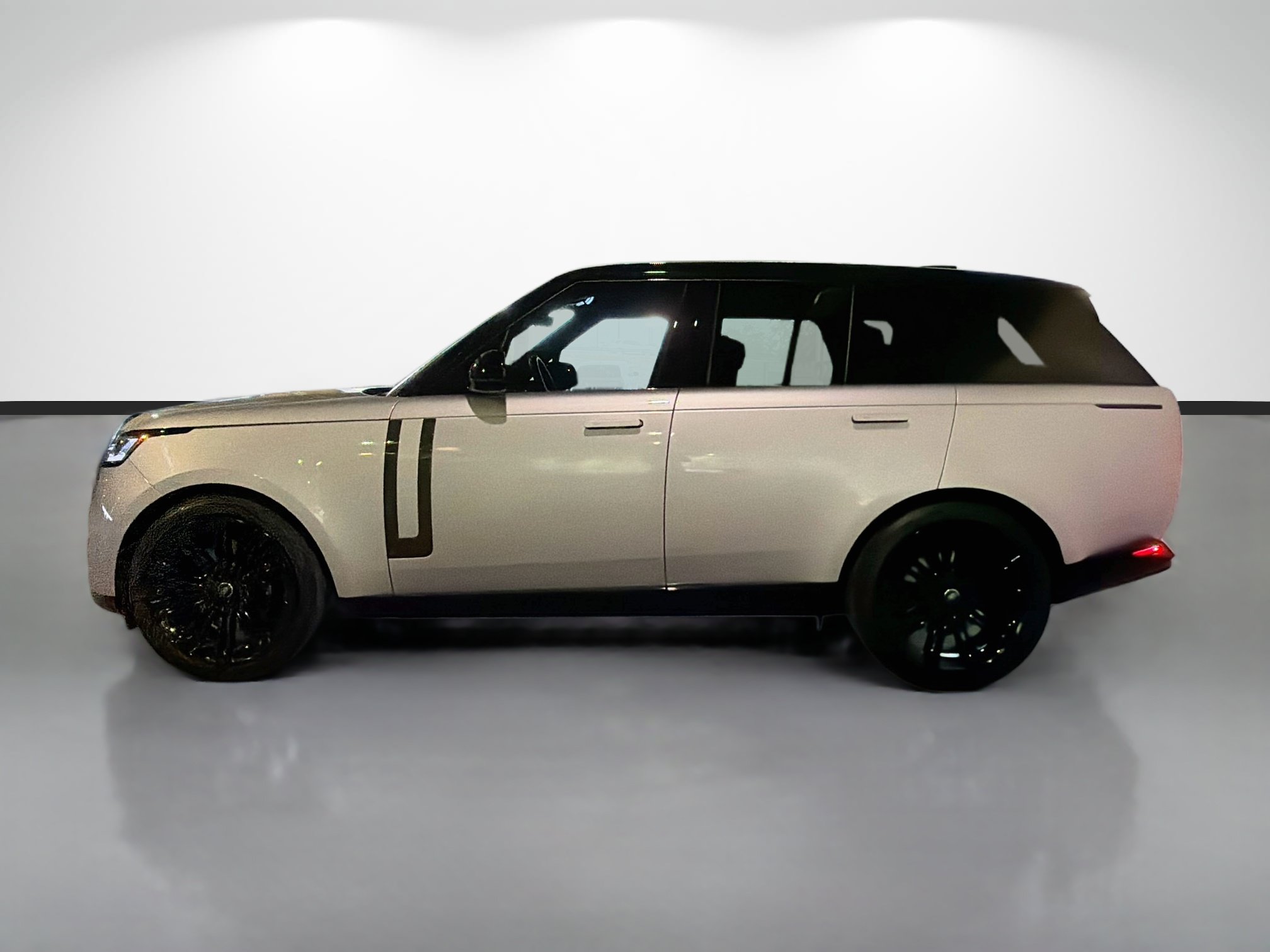 Certified 2025 Land Rover Range Rover SE AWD/4WD image 2