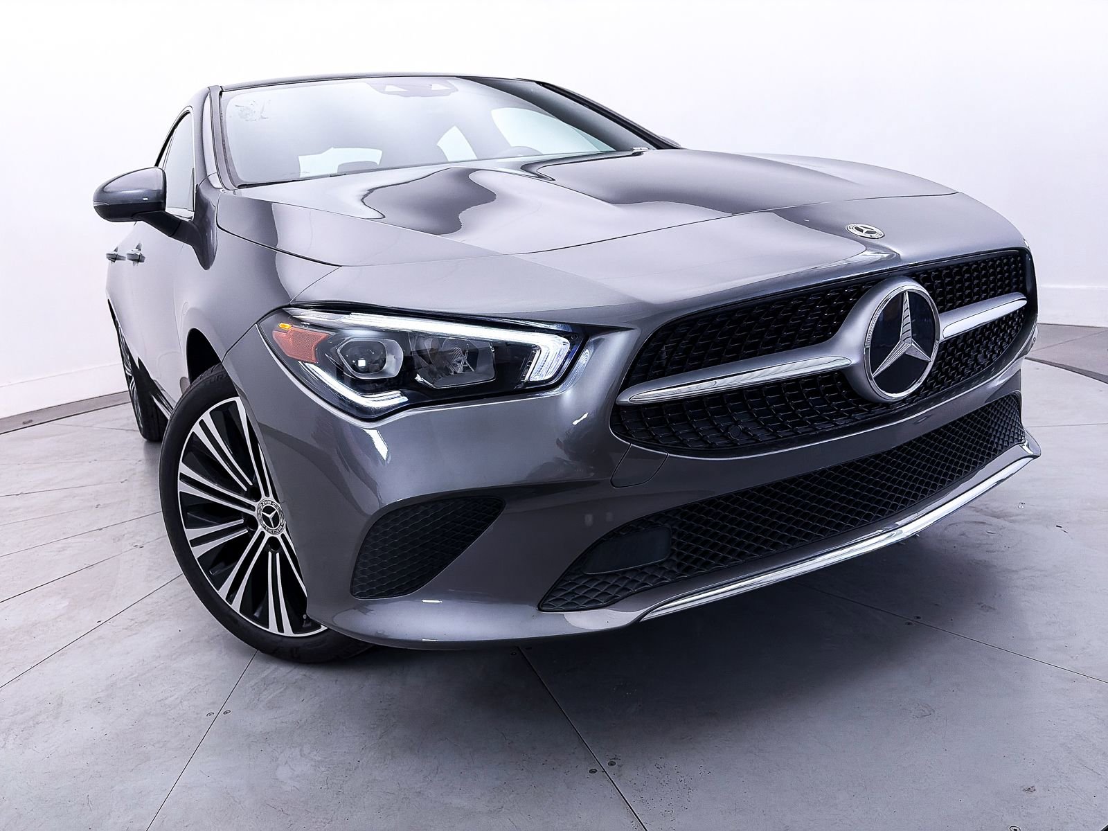 Used 2023 Mercedes-Benz CLA 250 4MATIC w/ Premium Package image 8