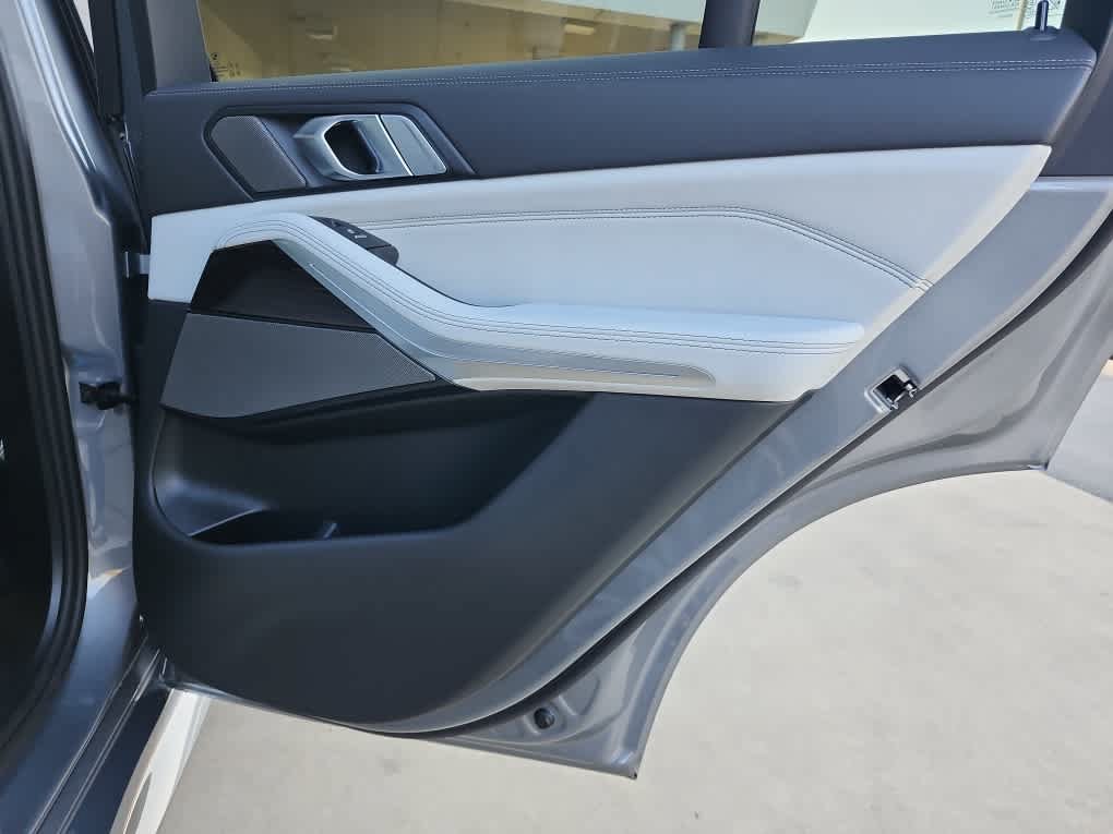 New 2026 BMW X5 sDrive40i w/ M Sport Package RWD image 12