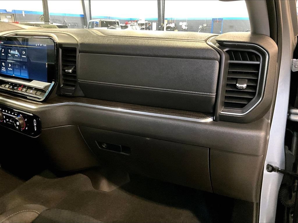 Used 2023 Chevrolet Silverado 1500 LT AWD/4WD image 13