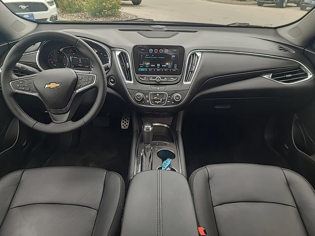 Used 2016 Chevrolet Malibu LT w/ Leather Package FWD image 13