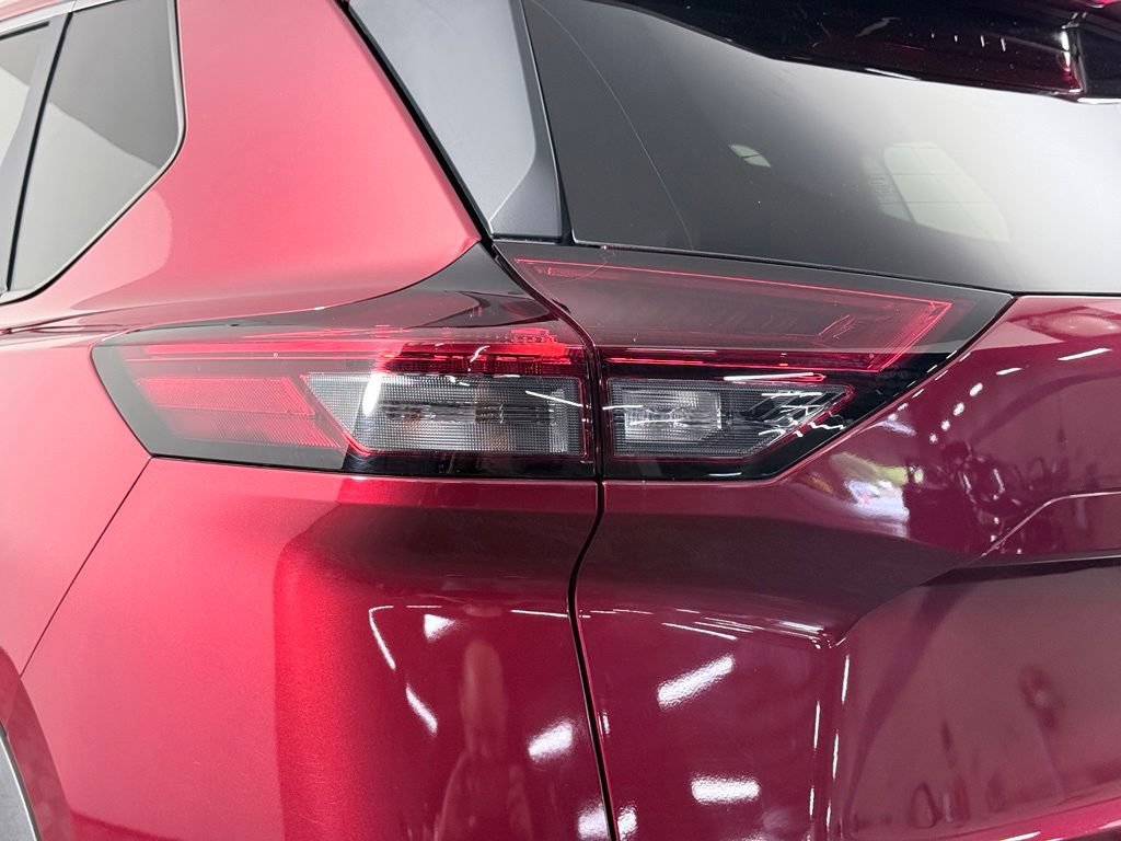 Certified 2023 Nissan Rogue SV AWD/4WD image 9