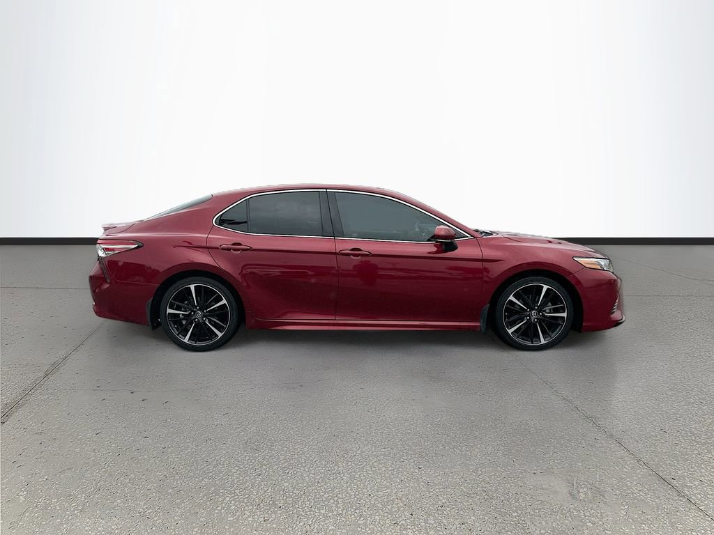 Used 2018 Toyota Camry XSE image 8