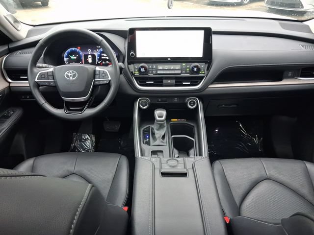 Used 2026 Toyota Grand Highlander AWD image 7