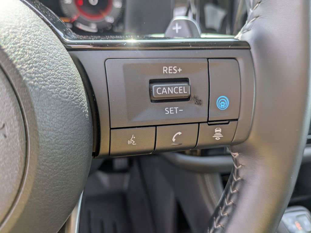 Used 2023 Nissan Pathfinder Platinum image 19