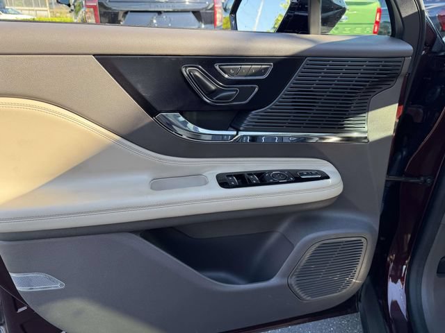 Used 2020 Lincoln Corsair AWD w/ Premium Package image 19