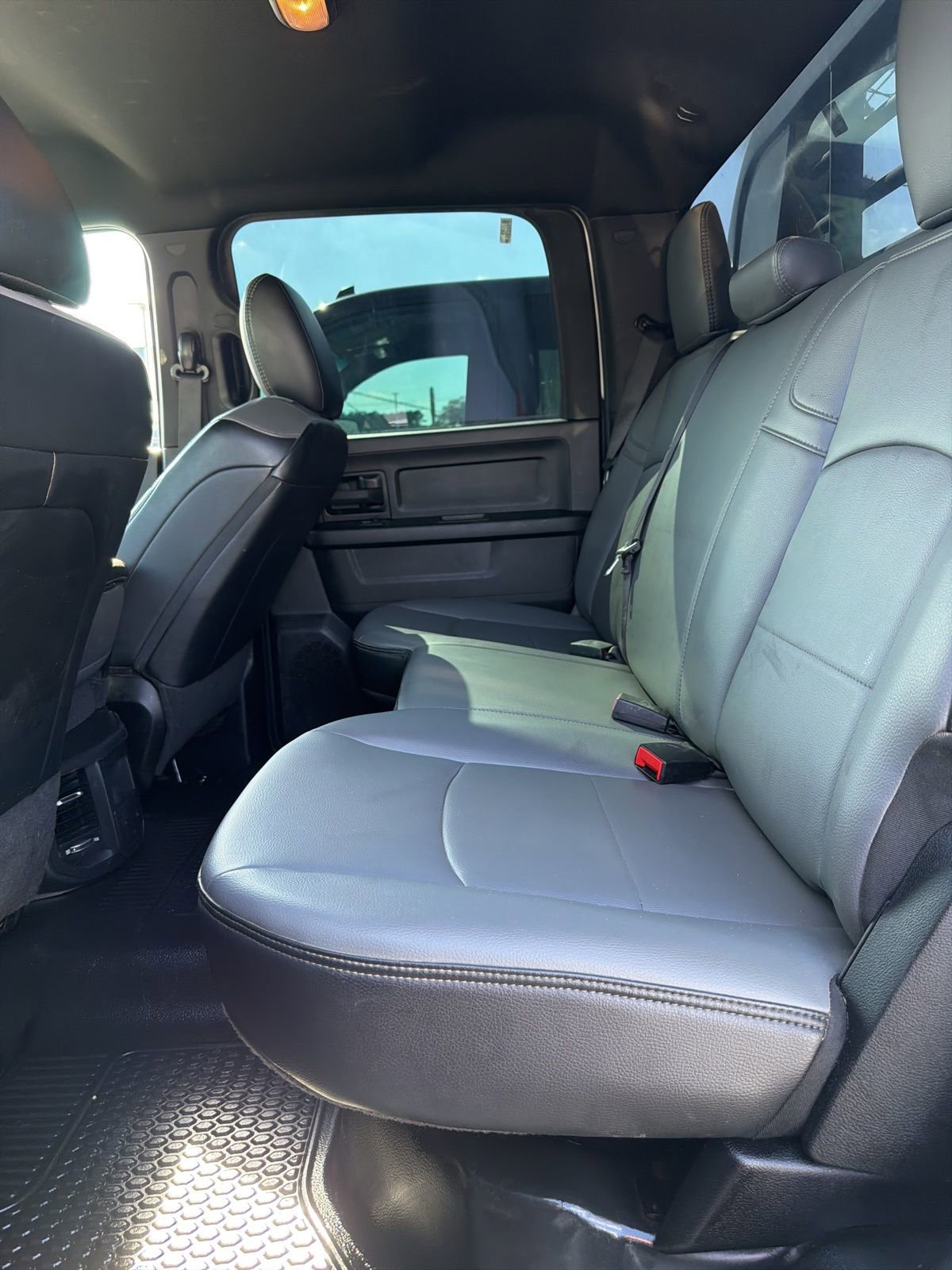 Used 2024 RAM 3500 Tradesman w/ Chrome Appearance Group image 9