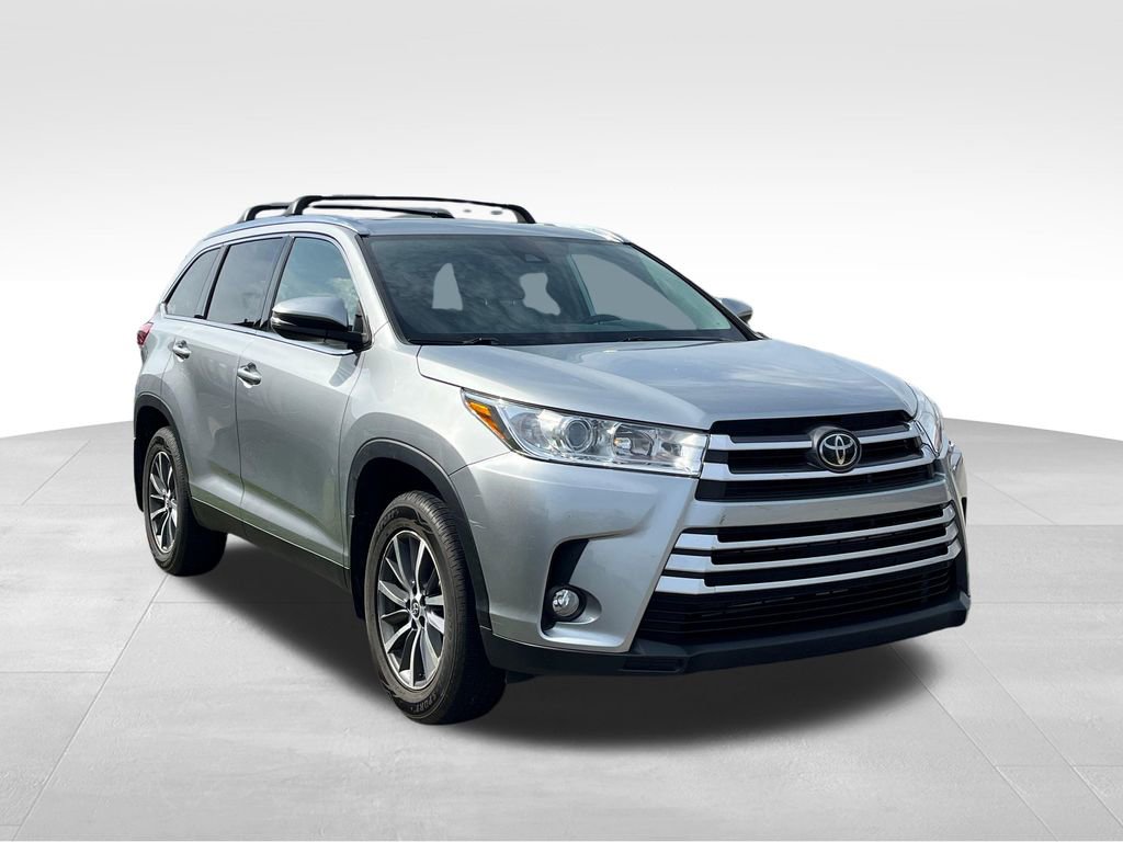 Used 2019 Toyota Highlander XLE image 1
